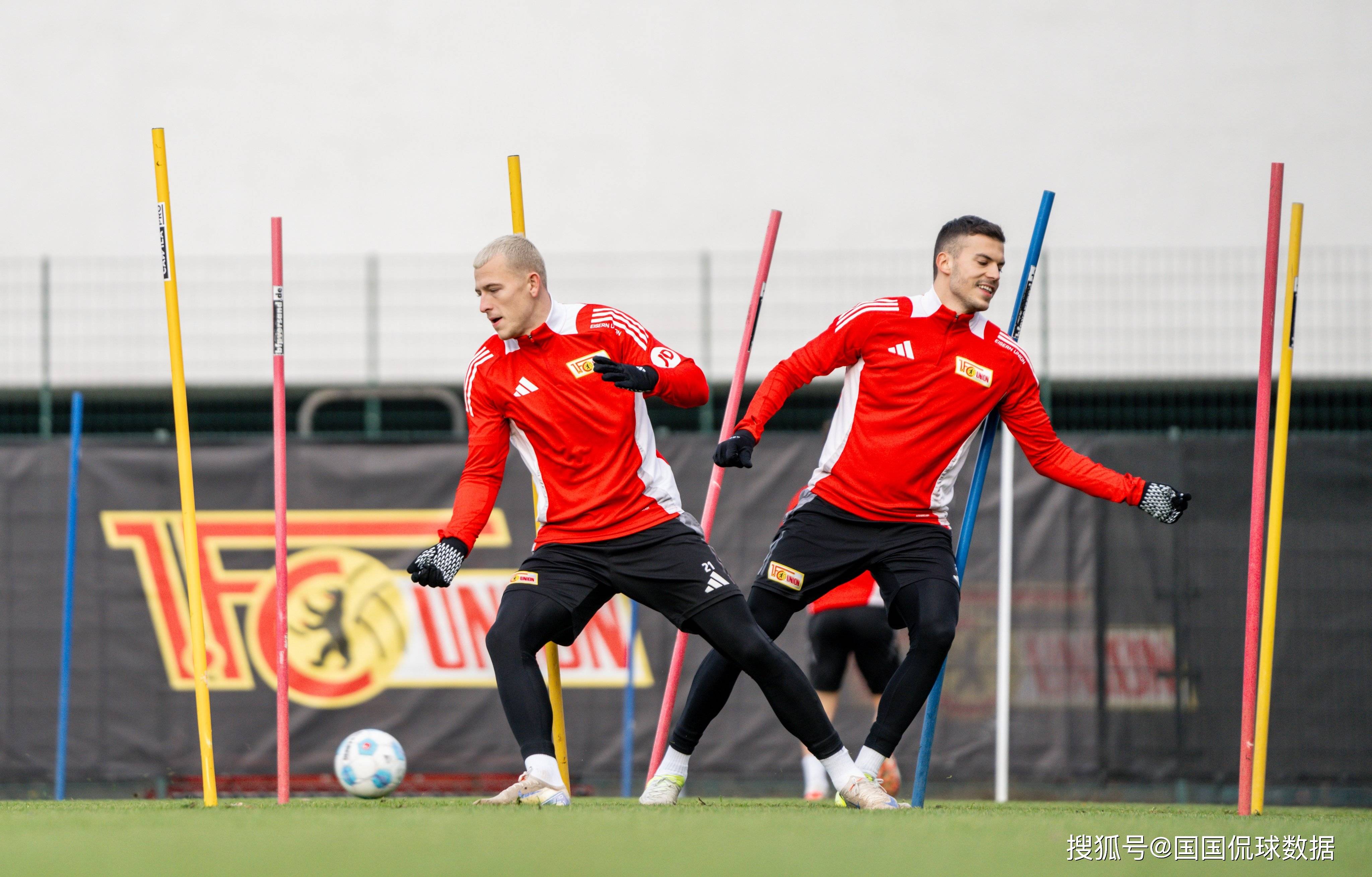 欧博在线平台-冲刺阶段尤文图斯单刀错失赛后广州队调整名单以备欧冠，这操作让人直呼：斯图加特今晨内部沟通的简单介绍