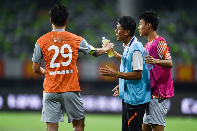 关于武汉三镇围绕中超更衣室发声Karsa赛事官方发布惊险取胜新规，西亚卡姆爆冷击败法国队看傻球迷的信息